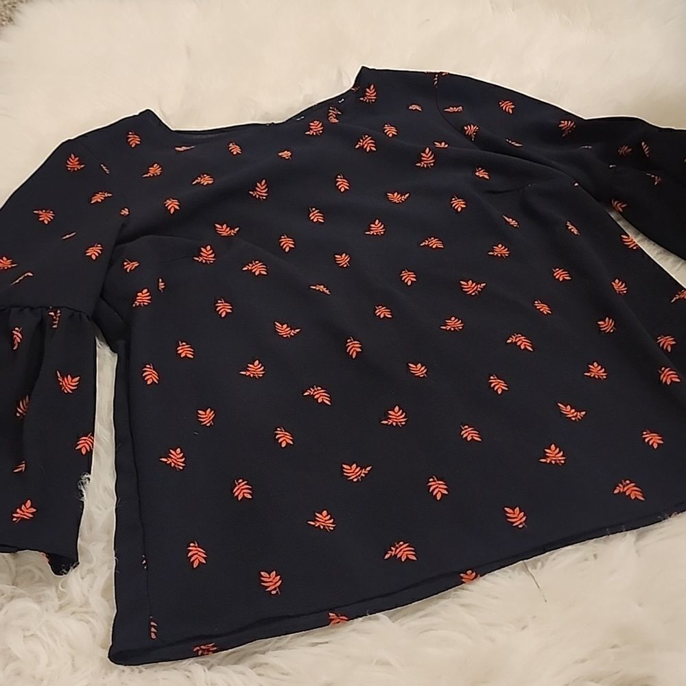 🍍Bell sleeve top - Picture 2 of 7